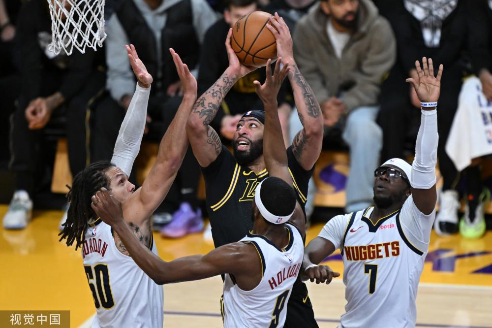 以迅雷不及 以迅雷不及