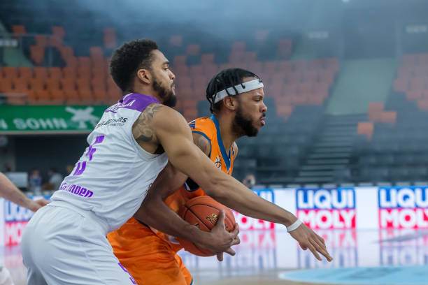 的突破运球 的突破运球