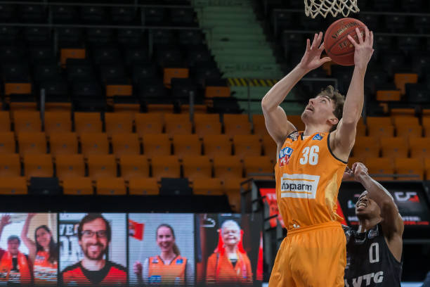 议点球就曾 议点球就曾