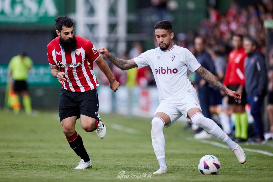 他不仅是一 他不仅是一